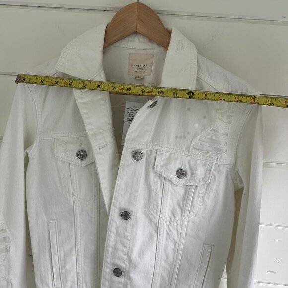 NWT American Eagle Outfitters | White Distressed Denim Jacket | Perfect Conditio - Picture 9 of 10